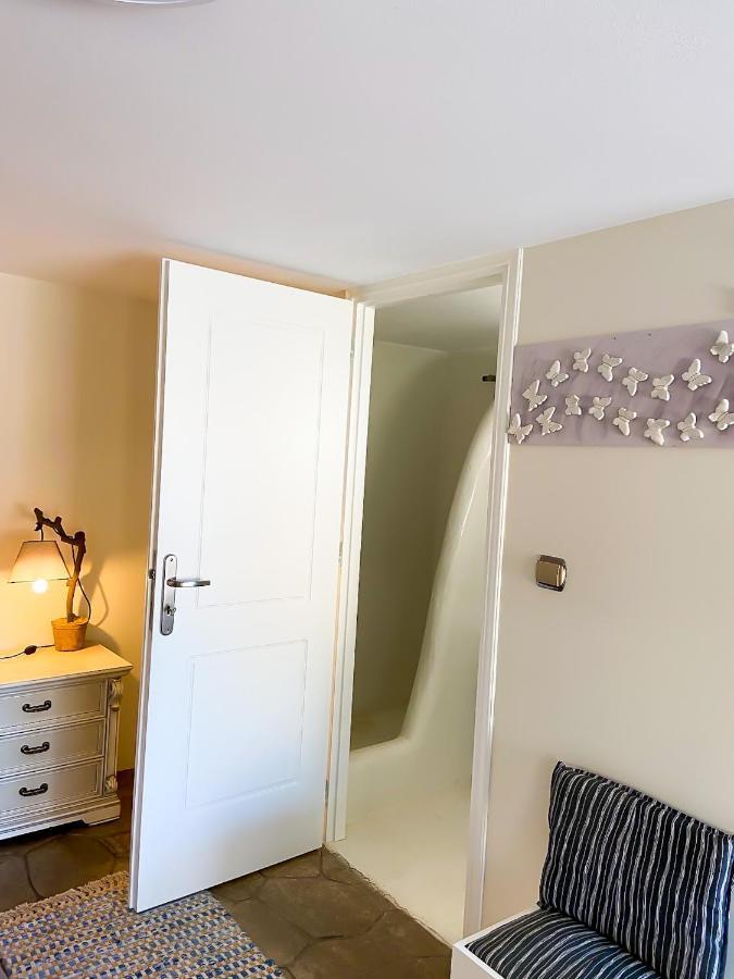 Pistachio Guesthouse, Παραδοσιακός Ξενώνας Vathí المظهر الخارجي الصورة