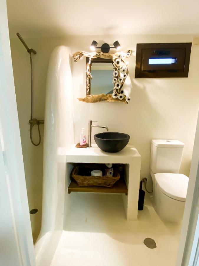 Pistachio Guesthouse, Παραδοσιακός Ξενώνας Vathí المظهر الخارجي الصورة