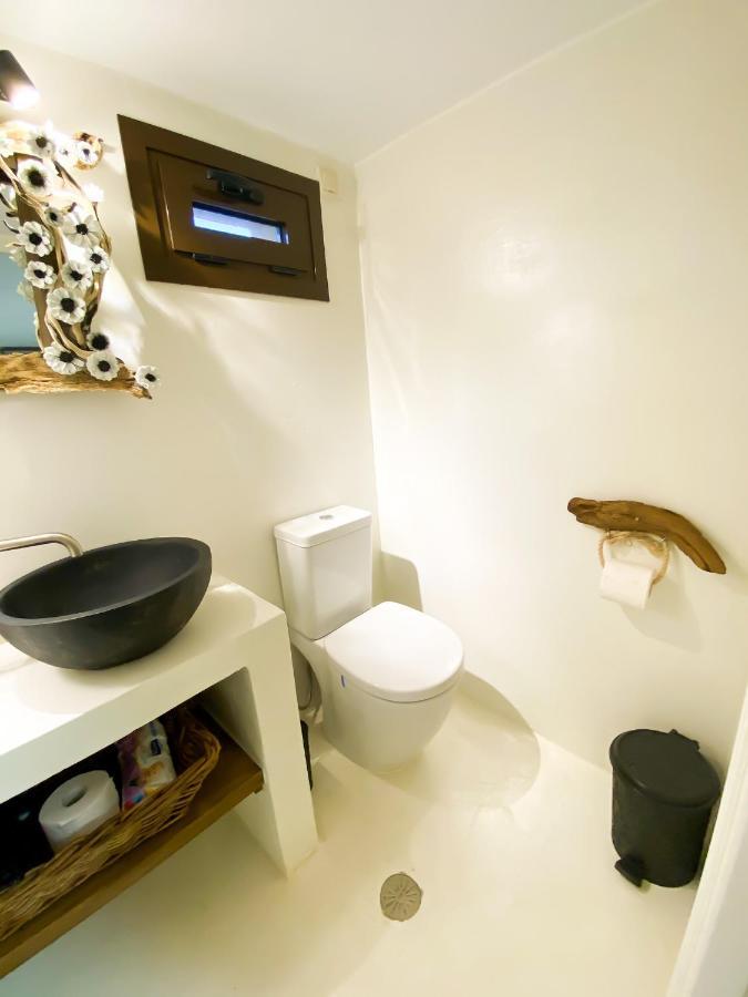 Pistachio Guesthouse, Παραδοσιακός Ξενώνας Vathí المظهر الخارجي الصورة