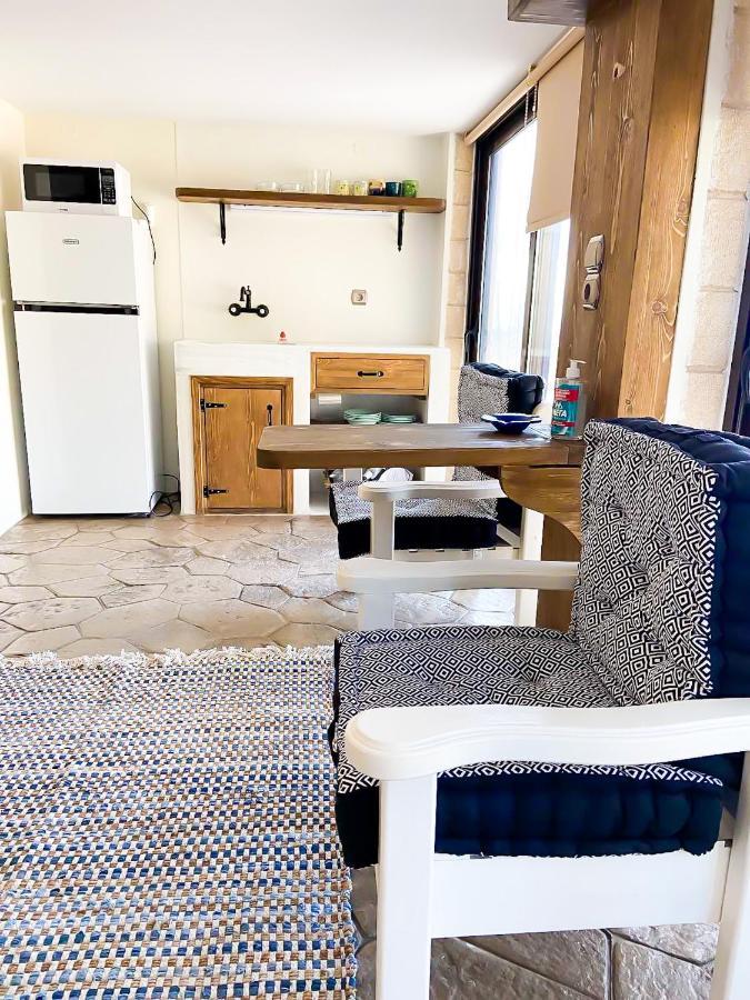 Pistachio Guesthouse, Παραδοσιακός Ξενώνας Vathí المظهر الخارجي الصورة