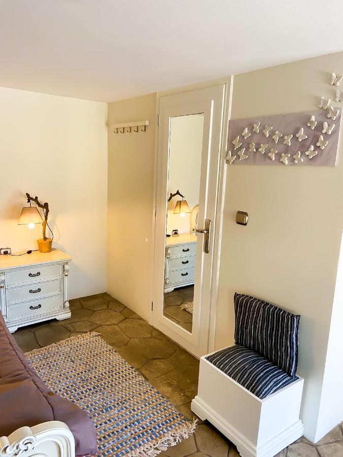 Pistachio Guesthouse, Παραδοσιακός Ξενώνας Vathí المظهر الخارجي الصورة