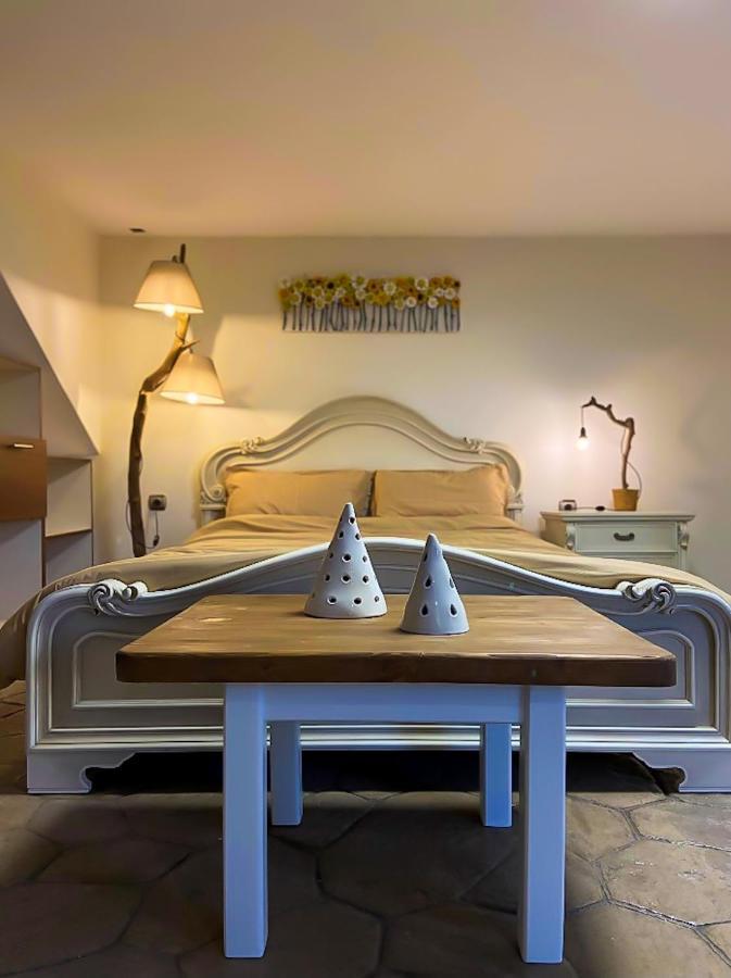 Pistachio Guesthouse, Παραδοσιακός Ξενώνας Vathí المظهر الخارجي الصورة