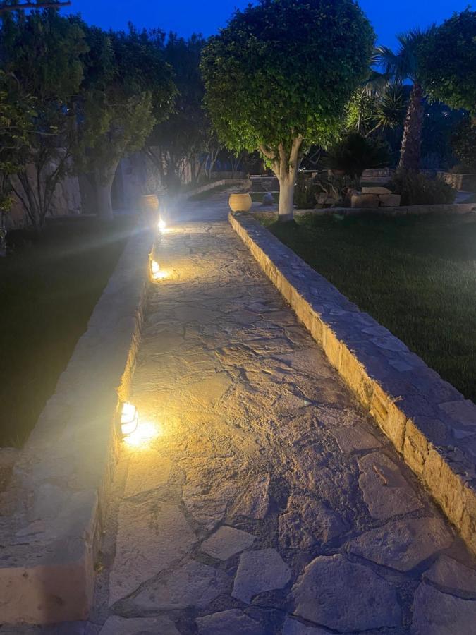 Pistachio Guesthouse, Παραδοσιακός Ξενώνας Vathí المظهر الخارجي الصورة