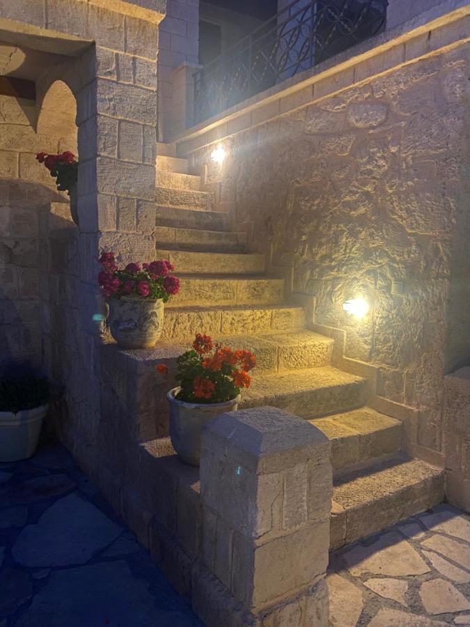 Pistachio Guesthouse, Παραδοσιακός Ξενώνας Vathí المظهر الخارجي الصورة