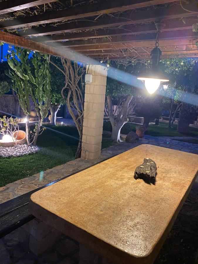 Pistachio Guesthouse, Παραδοσιακός Ξενώνας Vathí المظهر الخارجي الصورة